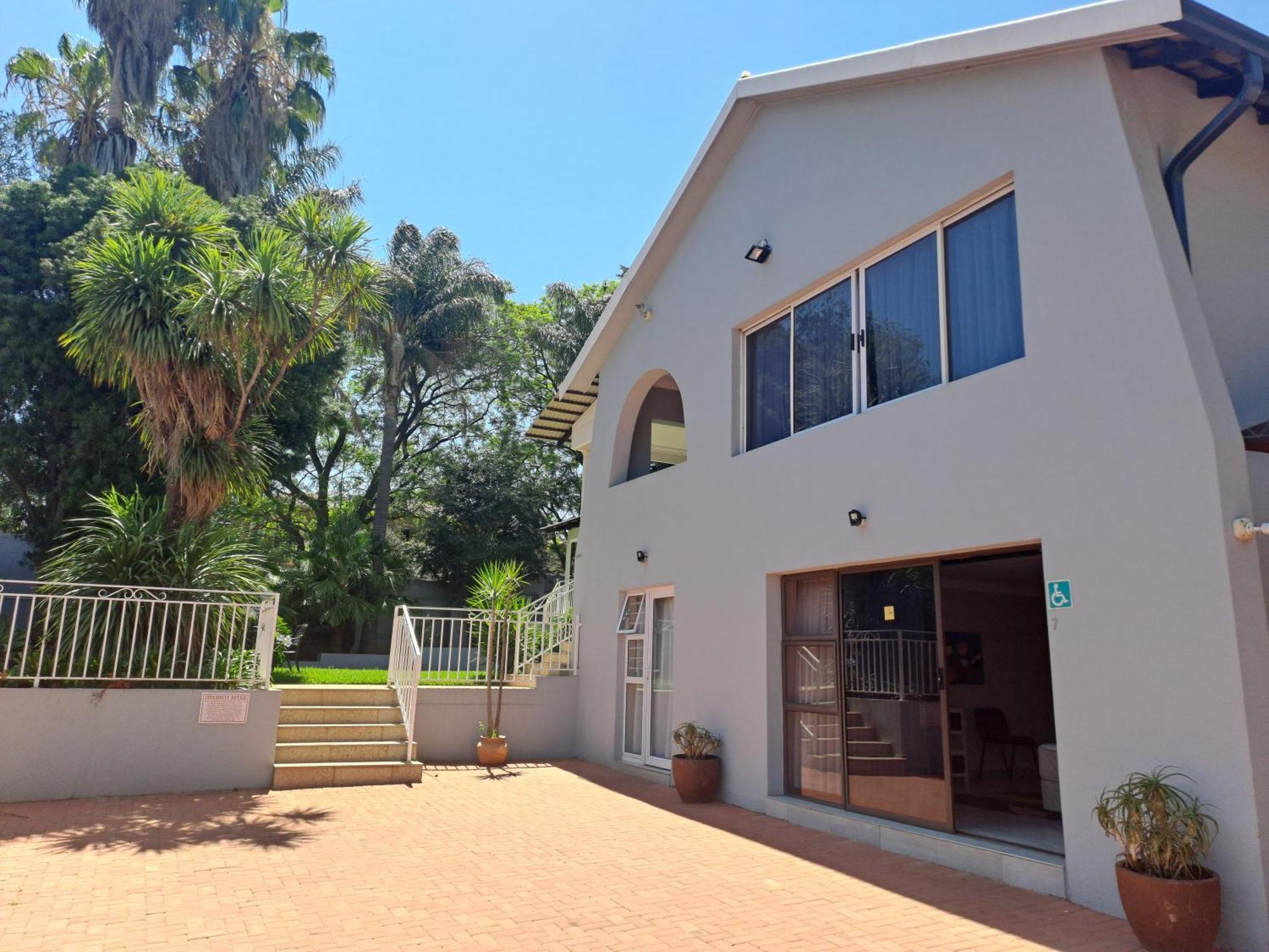 8 On Acacia Guesthouse Bedfordview エクステリア 写真