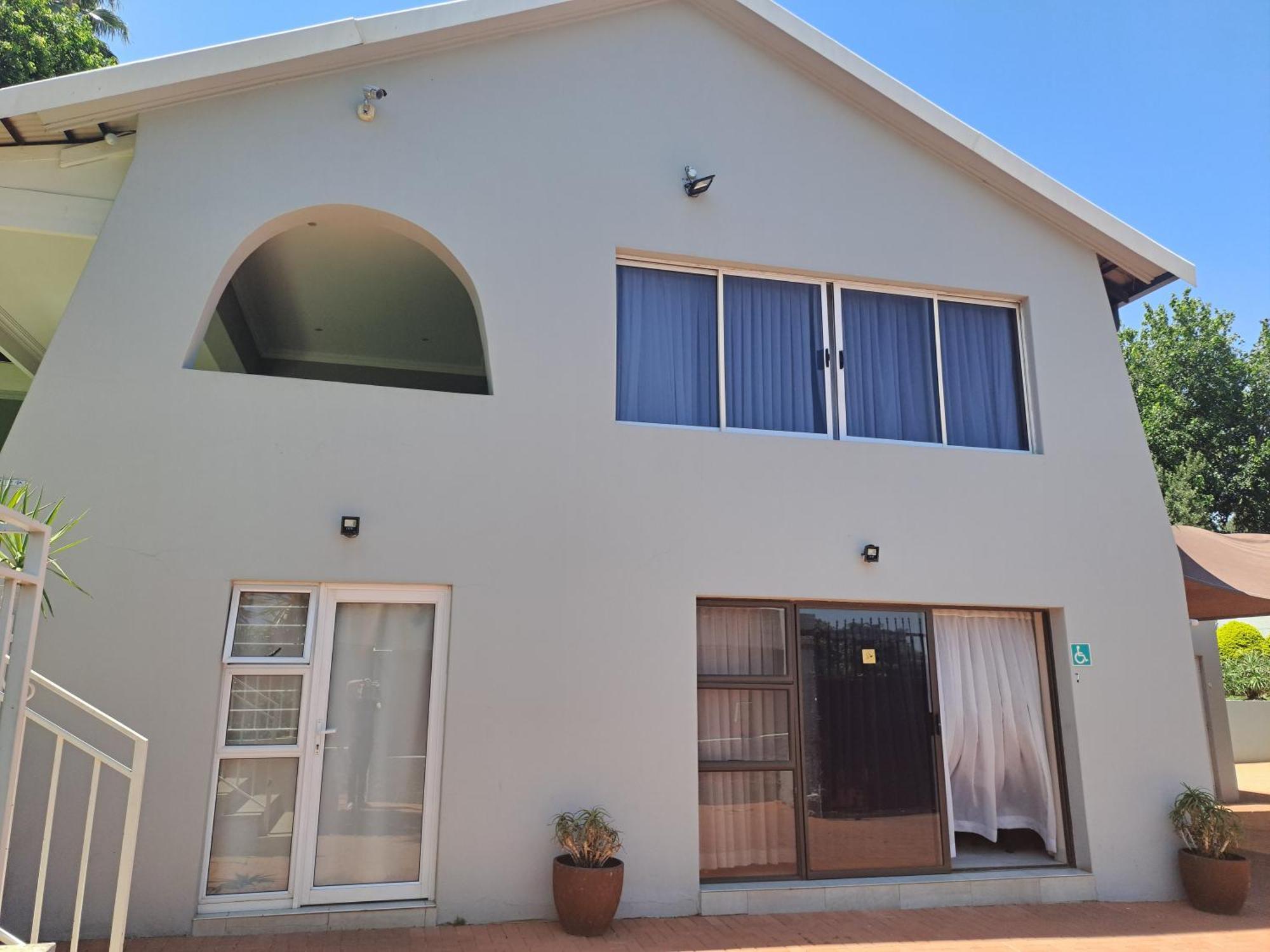 8 On Acacia Guesthouse Bedfordview エクステリア 写真